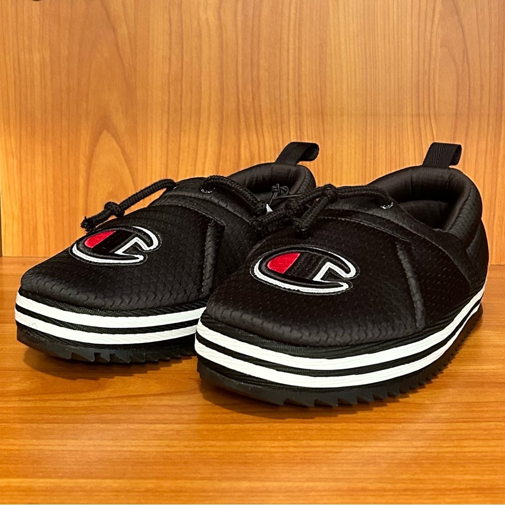 Champion Black University Mesh Sneakers Youth Size 4 NWT - Picture 2 of 8